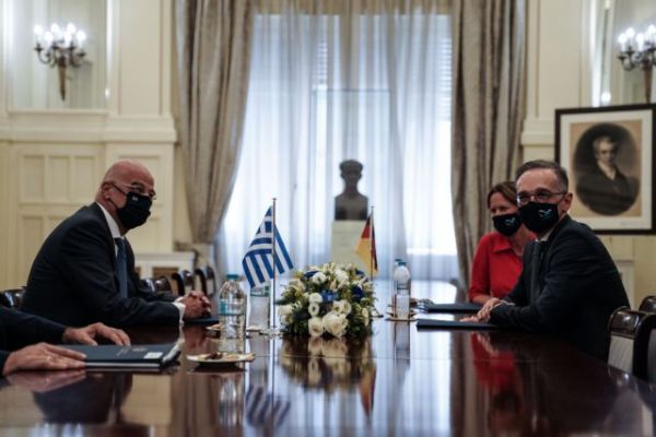 Δένδιας σε Μάας: Προσβλέπουμε σε κυρώσεις της ΕΕ – Δεν νοείται διάλογος με απειλές από την Τουρκία
