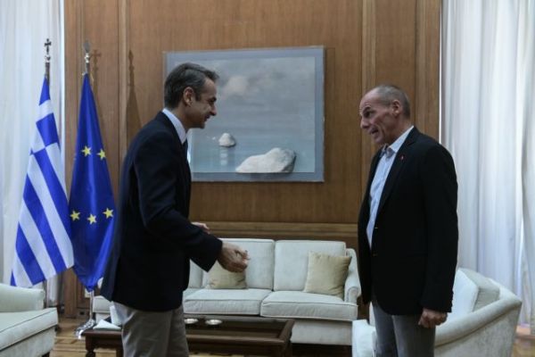 Βαρουφάκης σε Μητσοτάκη: Πολυμερής διάλογος και όχι διμερής διαπραγμάτευση με Τουρκία