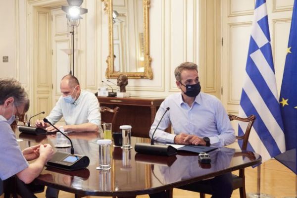 Κοροναϊός : Η υγειονομική διαχείριση από δυνατό χαρτί σε μεγάλο πονοκέφαλο για την κυβέρνηση