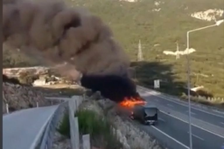 Φωτιά σε λεωφορείο του ΚΤΕΛ με 39 επιβάτες