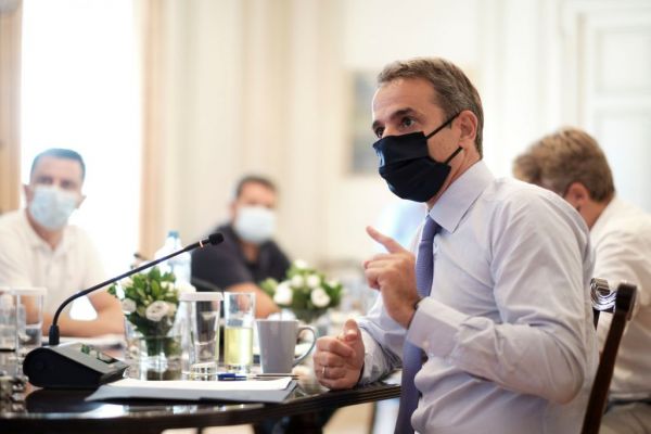 Κοροναϊός : Σύσκεψη στο Μαξίμου – Έχει γίνει προαγορά για το εμβόλιο είπε ο Μητσοτάκης