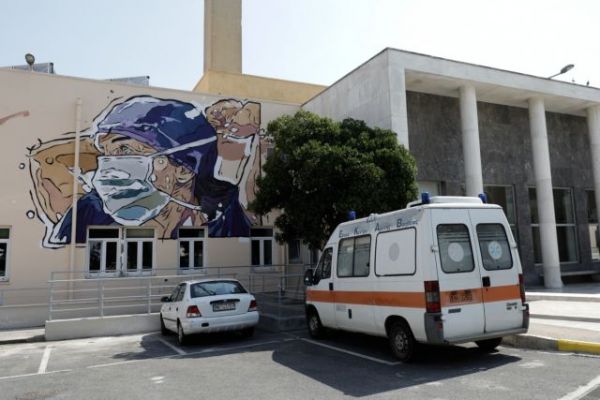 Κοροναϊός: Ξεφεύγει η κατάσταση στα νοσοκομεία – 30 υγειονομικοί θετικοί σε 10 μέρες