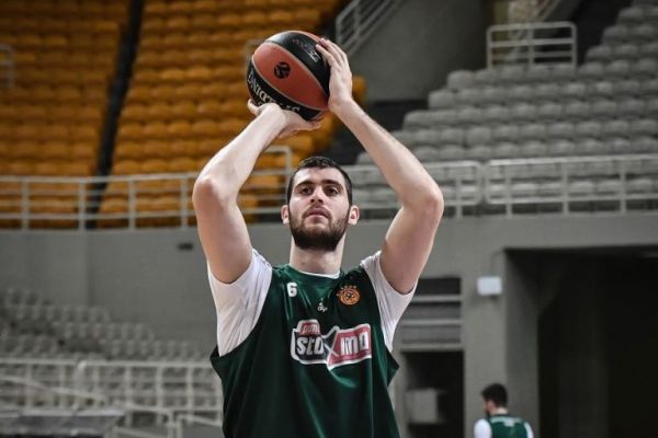 Πιτίνο για Παπαγιάννη: «Δεν τον έχω δει ποτέ σε τόσο καλή κατάσταση»