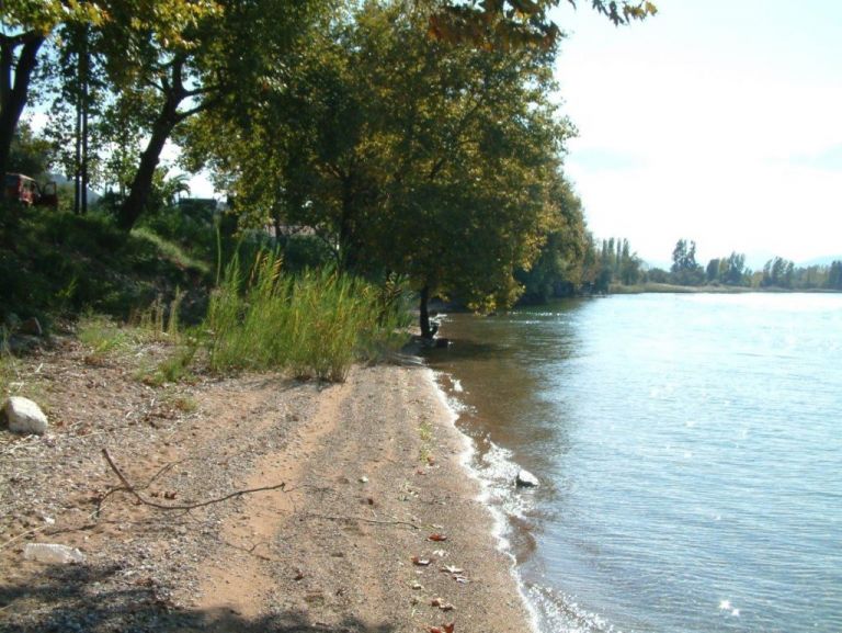 Για ένα πουκάμισο, για έναν ίσκιο