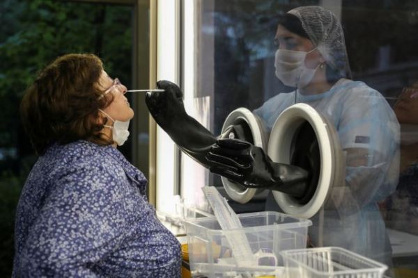 Κοροναϊός: Πάνω από 25 εκατ. κρούσματα και 843.000 θάνατοι παγκοσμίως