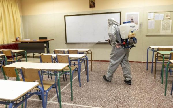 Σχολεία – Κοροναϊός : Τρόπο για λιγότερα παιδιά στις τάξεις ψάχνει το υπουργείο μετά τις αντιδράσεις – Πιέζουν για μείωση και οι ειδικοί