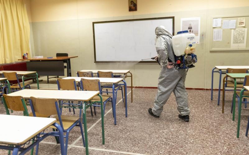 Σχολεία - Κοροναϊός : Τρόπο για λιγότερα παιδιά στις τάξεις ψάχνει το υπουργείο μετά τις αντιδράσεις – Πιέζουν για μείωση και οι ειδικοί