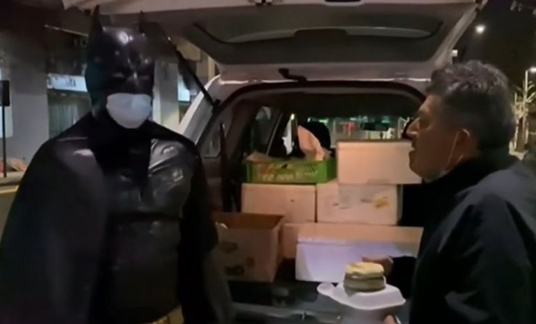 Ο Μπάτμαν στο πλευρό των αστέγων