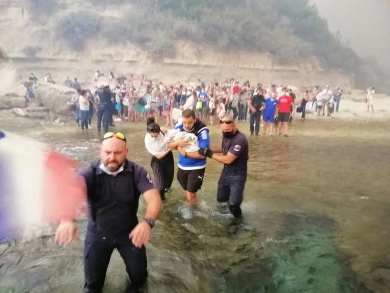 Γαλλία : Θύμισαν Μάτι οι εικόνες από τη φωτιά στη Μασσαλία