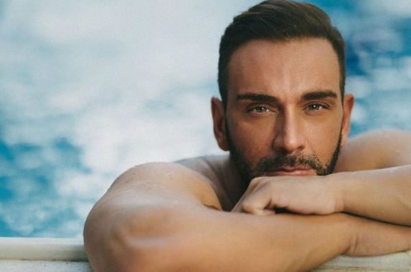 Nίκος Κοκλώνης: Το οργισμένο tweet του για ομοφοβικό παίκτη ριάλιτι
