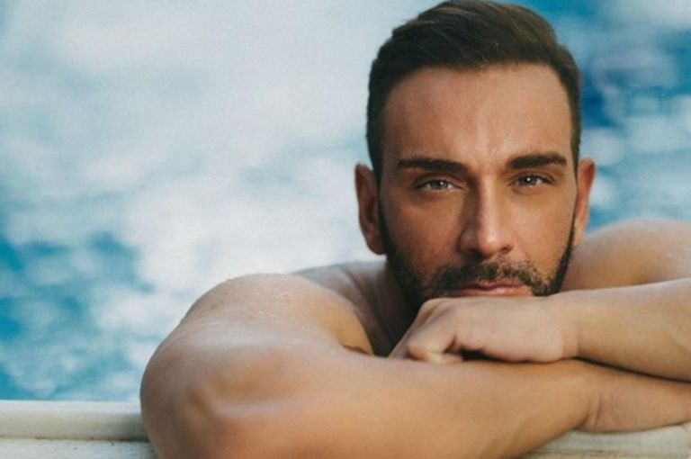 Nίκος Κοκλώνης: Το οργισμένο tweet του για ομοφοβικό παίκτη ριάλιτι