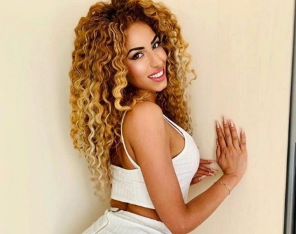 Αναστασία Γιούσεφ: Η σχέση με τον Οικονομόπουλο, το φλερτ με τον Βέρτη και τα 20.000 ευρώ