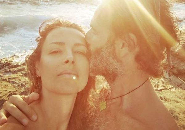 Θανάσης Ευθυμιάδης : Φωτογραφίζει ολόγυμνη την Άννα Δημητρίεβιτς