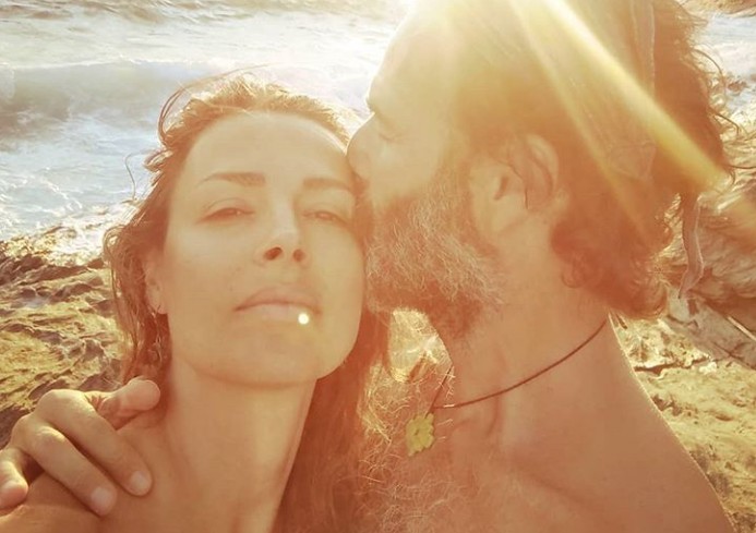 Θανάσης Ευθυμιάδης : Φωτογραφίζει ολόγυμνη την Άννα Δημητρίεβιτς