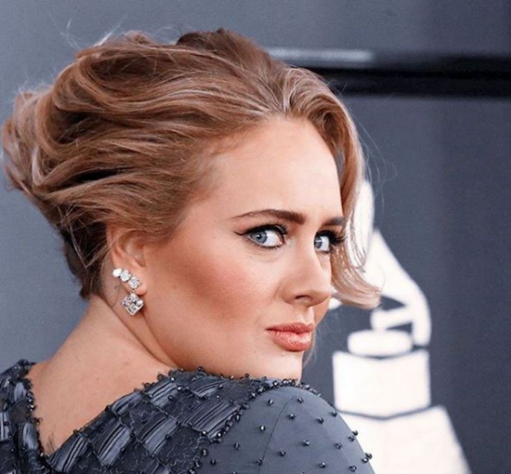 Αντέλ: Η νέα φωτογραφία με μπικίνι που δείχνει την μεγάλη αλλαγή της