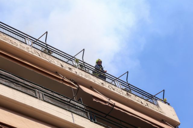 Τραγωδία στην Κυψέλη : Δύο νεκροί από πυρκαγιά σε διαμέρισμα - Τρεις πυροσβέστες τραυματίστηκαν