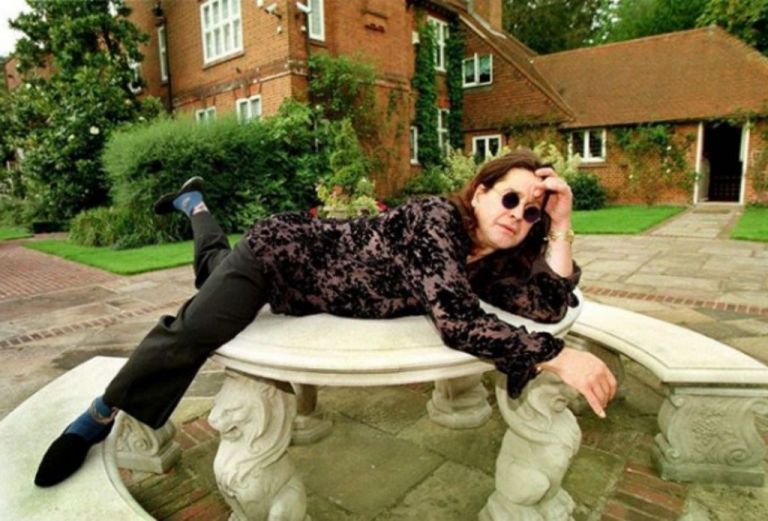 Όζι Όσμπορν: Νέο ντοκιμαντέρ «ρίχνει» φως στις… εννέα ζωές του