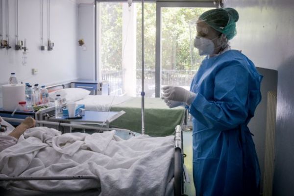 Κοροναϊός: Κατέληξε 74χρονη στη Θεσσαλονίκη – Στους 230 οι νεκροί