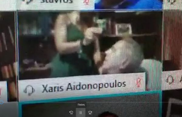 Live ξεμάτιασμα κατά τη διάρκεια της τηλεδιάσκεψης του δημοτικού συμβουλίου Θεσσαλονίκης