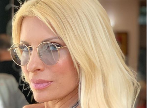 Ελένη Μενεγάκη : Στέλνει το δικό της μήνυμα για τον κοροναϊό