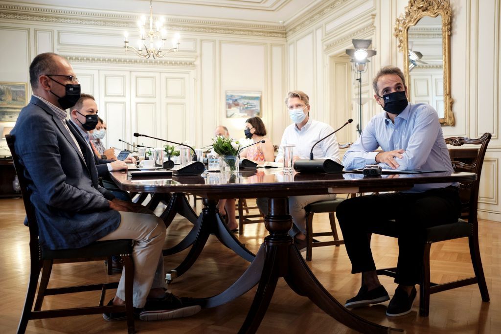 Τηλεδιάσκεψη – κοροναϊός : Το εμβόλιο θα διατεθεί δωρεάν σε όλους τους Έλληνες λέει ο Μητσοτάκης