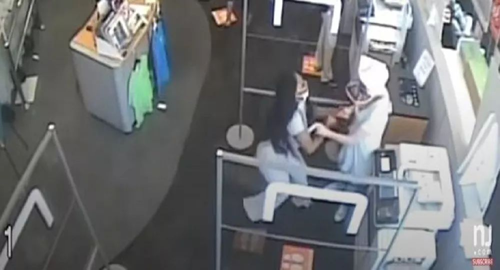 ΗΠΑ: Της ζήτησε να φορέσει μάσκα στο κατάστημα και εκείνη της επιτέθηκε