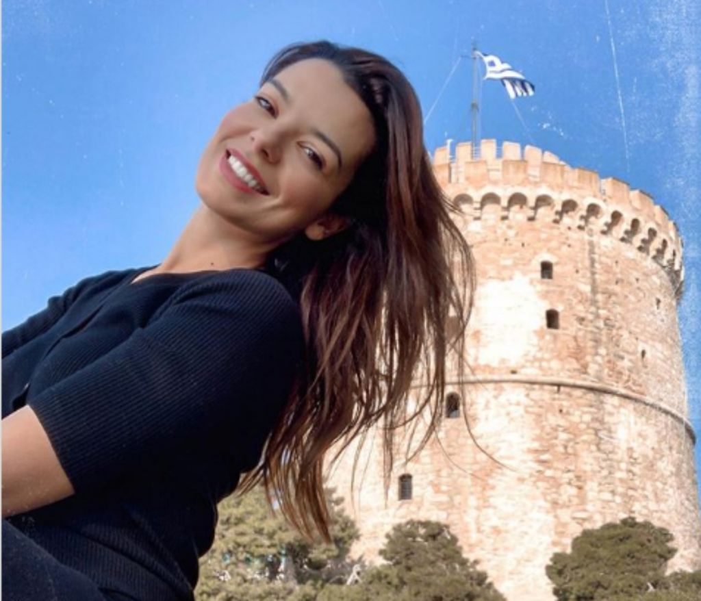 Νικολέττα Ράλλη: Δείτε τη να ποζάρει αγκαλιά με την νεογέννητη κόρη της