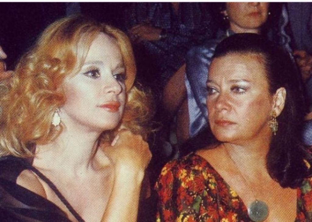 Το μεγάλο σκάνδαλο και η αλήθεια πίσω από την κόντρα της Καρέζη με την Βουγιουκλάκη