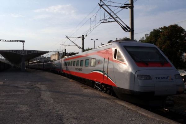 Έκπτωση 50% στα εισιτήρια τρένων και ΚΤΕΛ για τους αν. εκπαιδευτικούς – Δείτε από πότε