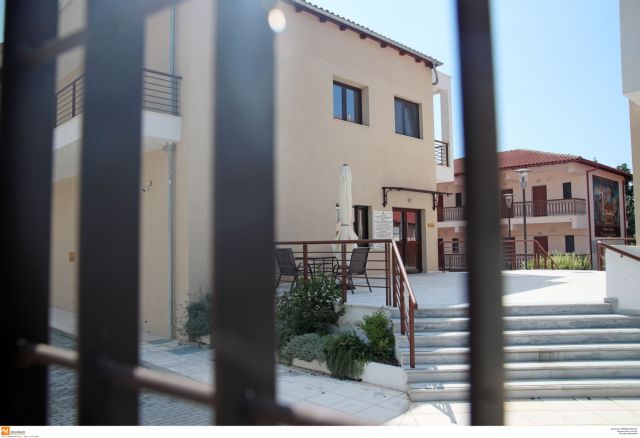 Σήμα κινδύνου για τις κλειστές δομές: Υγειονομικές βόμβες γηροκομεία και ΚΥΤ