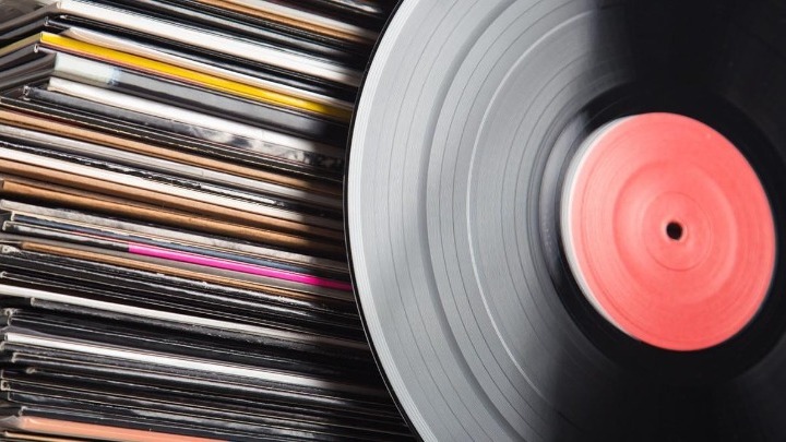 Επιστροφή στο βινύλιο λόγω κοροναϊού