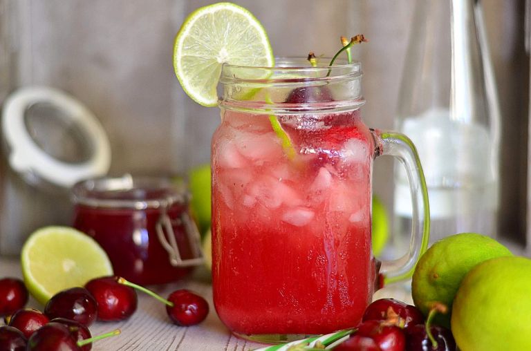Σπιτικό αναψυκτικό κεράσι
