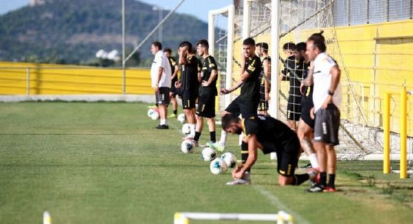 ΑΕΚ: Ενοχλήσεις ο Ενομπακάρε