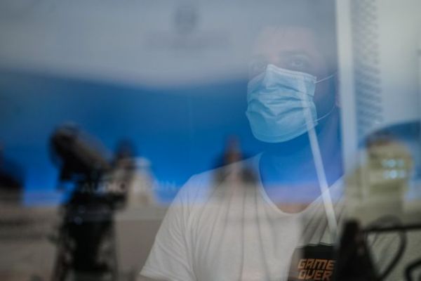 Μεγάλη δημοσκόπηση στα «ΝΕΑ Σαββατοκύριακο»: Τι λέει ο κόσμος για την πανδημία