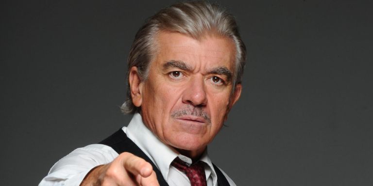 Μάσκα ή… πετσόκομμα: Το επικό βίντεο του Γιώργου Γιαννόπουλου προς τους μαθητές