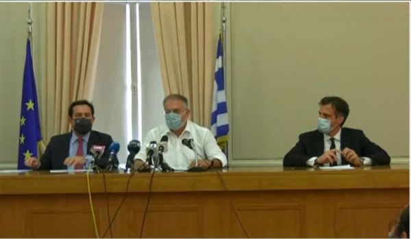 Καταστροφή στη Μόρια: Δείτε ζωντανά τη συνέντευξη Μηταράκη, Θεοδωρικάκου, Αρκουμανέα