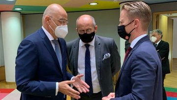 Δένδιας: Η Τουρκία πρέπει να δώσει πολλά απτά δείγματα σεβασμού του διεθνούς δικαίου