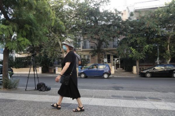 Κοροναϊός: Πόσο «υπακούουν» στα νέα μέτρα οι ηλικιωμένοι