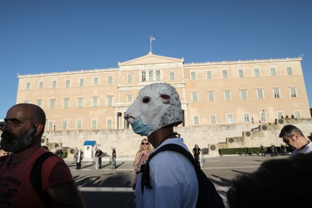 Κοροναϊός: Από αρνητές της μάσκας… νοσηλευόμενοι στις εντατικές των νοσοκομείων