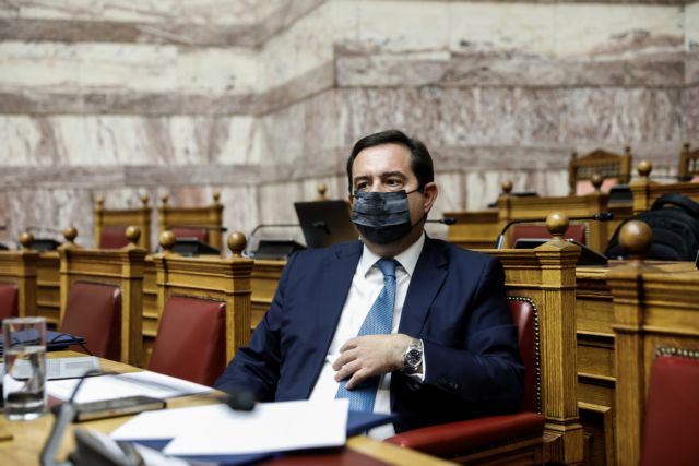 Αντίδραση Μηταράκη για Καμένα Βούρλα: Ακραία φαινόμενα εναντίον ασυνόδευτων παιδιών