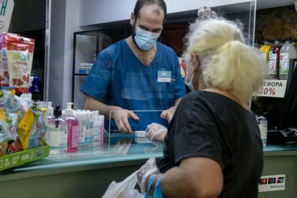 Μακραίνουν οι λίστες αναμονής για το εμβόλιο της γρίπης