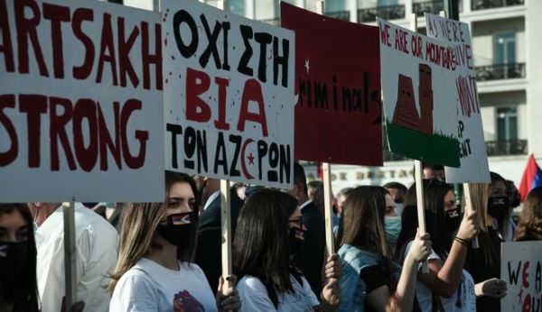 Συγκέντρωση Αρμενίων στο Σύνταγμα: «Πόσες πληγές ακόμα» στο Ναγκόρνο Καραμπάχ;