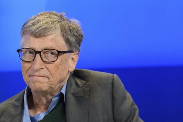 Κοροναϊός: Ο Bill Gates συνεργάζεται με φαρμακευτικές εταιρείες για την ταχεία διανομή εμβολίων