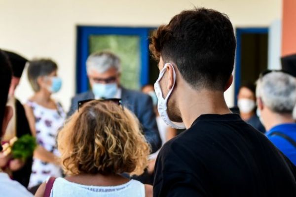 Έκθετοι κυβέρνηση και φορείς για τις μάσκες στα σχολεία – «Καρφιά» Μητσοτάκη σε υπουργούς