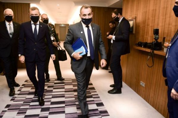 Στο Μαξίμου Παναγιωτόπουλος και αρχηγοί ΓΕΕΘΑ και ΓΕΝ – Σύσκεψη για τα ελληνοτουρκικά