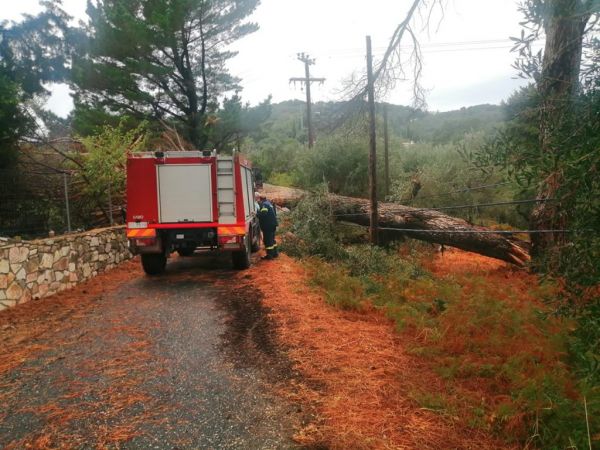 Κέρκυρα : Σφοδρή κακοκαιρία πλήττει το νησί – Κλείνουν σχολεία [Εικόνες]