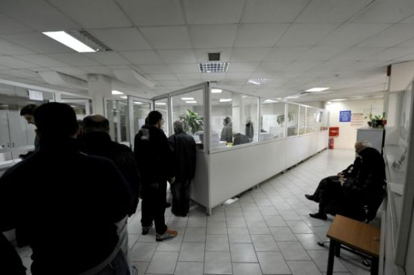 Κοροναϊός : Μόνο με ραντεβού οι επισκέψεις στις εφορίες έως τις 4 Οκτωβρίου