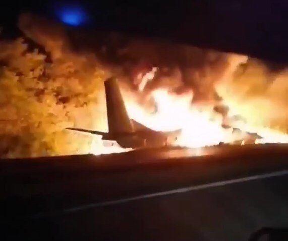Συντριβή αεροσκάφους στην Ουκρανία: Τουλάχιστον 22 νεκροί – Συγκλονιστικές εικόνες