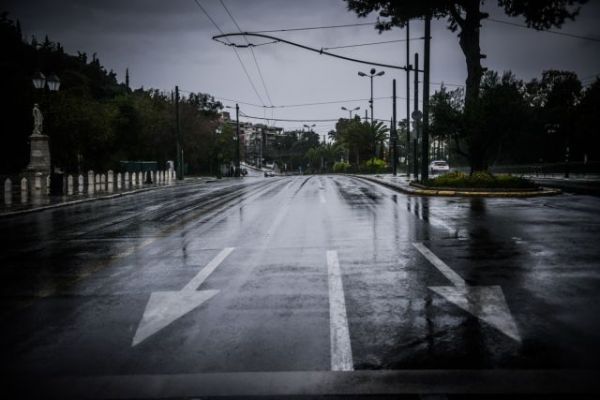 Κακοκαιρία «Ιανός»: Δείτε ζωντανά τις ανακοινώσεις Χαρδαλιά για τα έντονα φαινόμενα