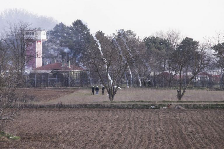 Die Welt: Στέλνει ο Ερντογάν και πάλι πρόσφυγες στον Έβρο; – Πώς οχυρώνεται η Ελλάδα